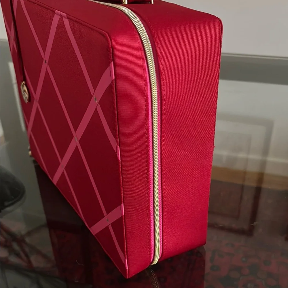 Estee Lauder Red Case bag new